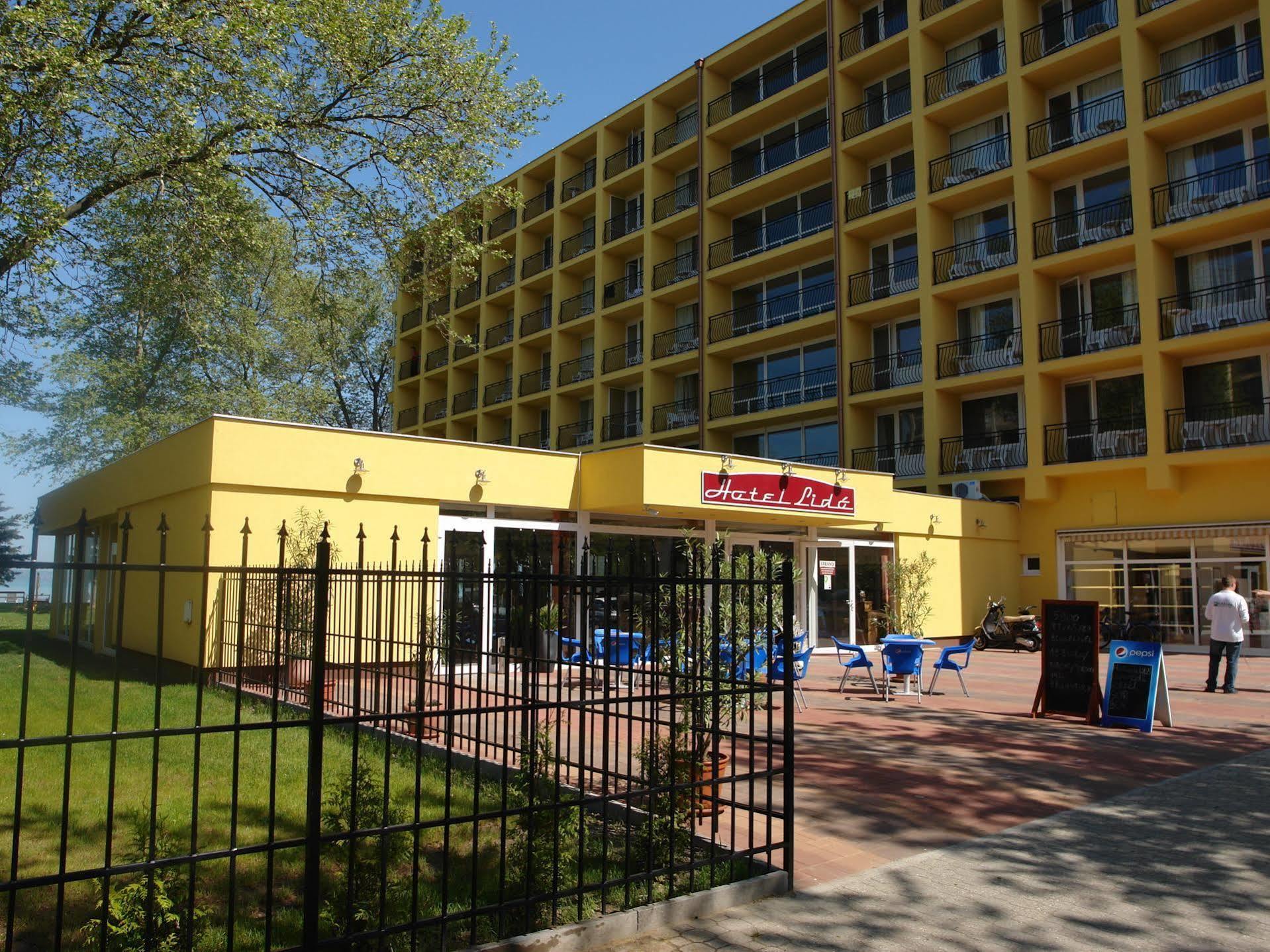 Hotel Lido Siofok Exterior photo